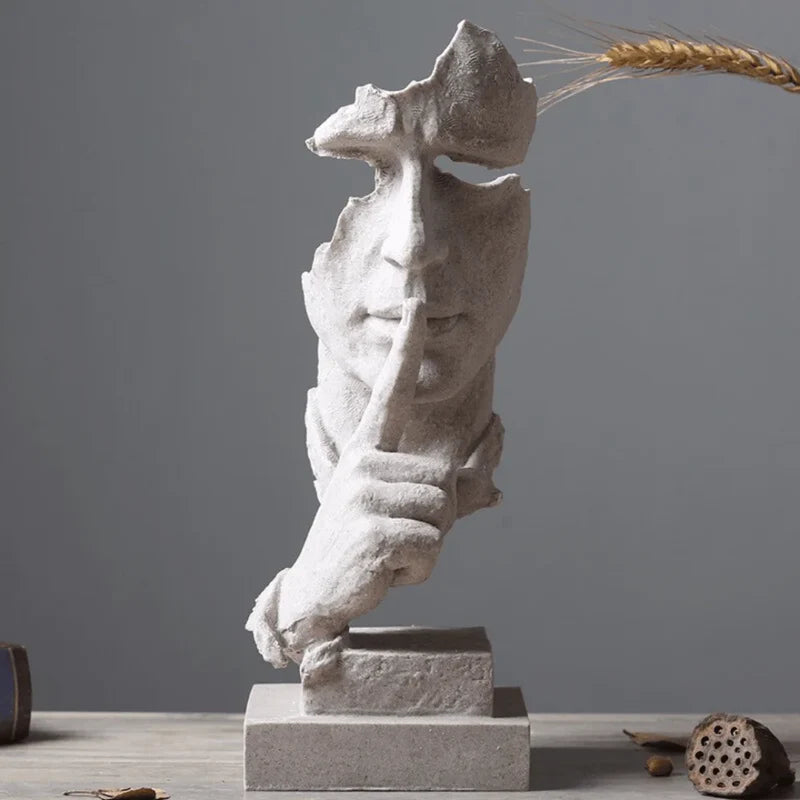 Escultura "Silêncio Vale Ouro" - Tazzi